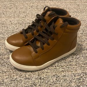 Wonder Nation Boy’s Lace Up Leather Boots Size 5 Brown in Color